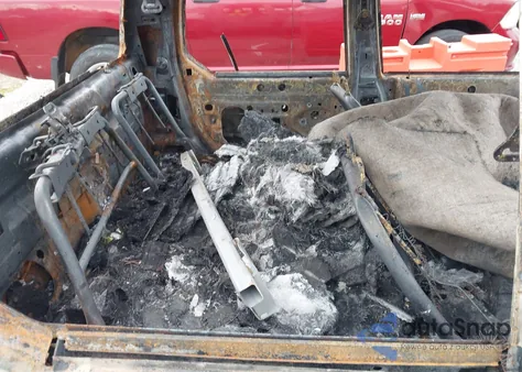 2004 Ford Explorer Sport Trac Adrenalin/Xls/Xlt z USA, uszkodzony, nr VIN 1FMZU67KX4UC14039